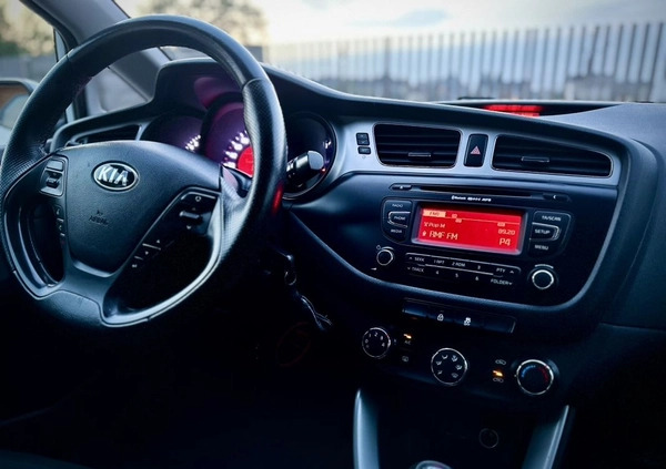 Kia Ceed cena 24900 przebieg: 248000, rok produkcji 2012 z Racibórz małe 379